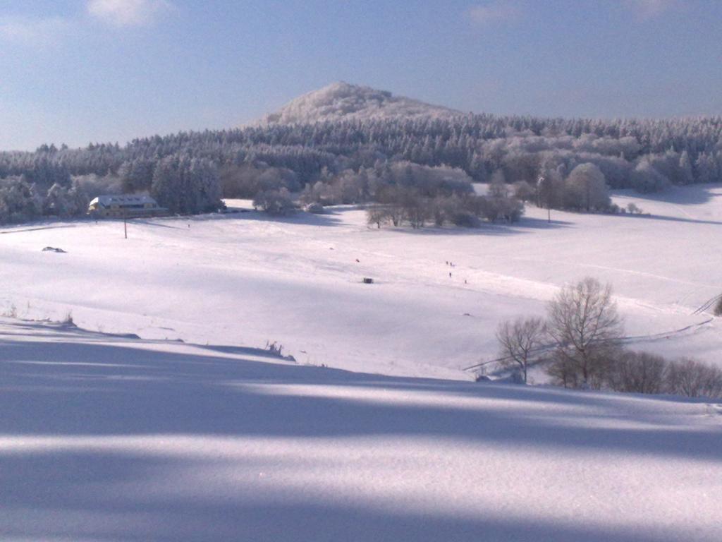 Berghotel Hohe-Acht Siebenbach Esterno foto